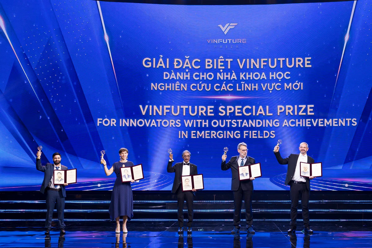 Giải Đặc biệt VinFuture 2025 dành cho Nhà khoa học nghiên cứu các lĩnh vực mới với những đổi mới trong phát triển các loại cây trồng lai có khả năng tự nhân giống