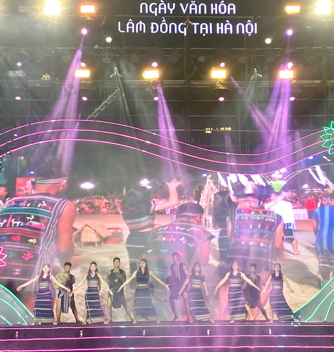 &nbsp;Mặc dù Chiến lược 2486/QĐ-TTg mở ra cơ hội lớn cho việc phát triển nhân lực chất lượng cao, nhưng vẫn còn nhiều thách thức dành cho ngành công nghiệp văn hóa. 