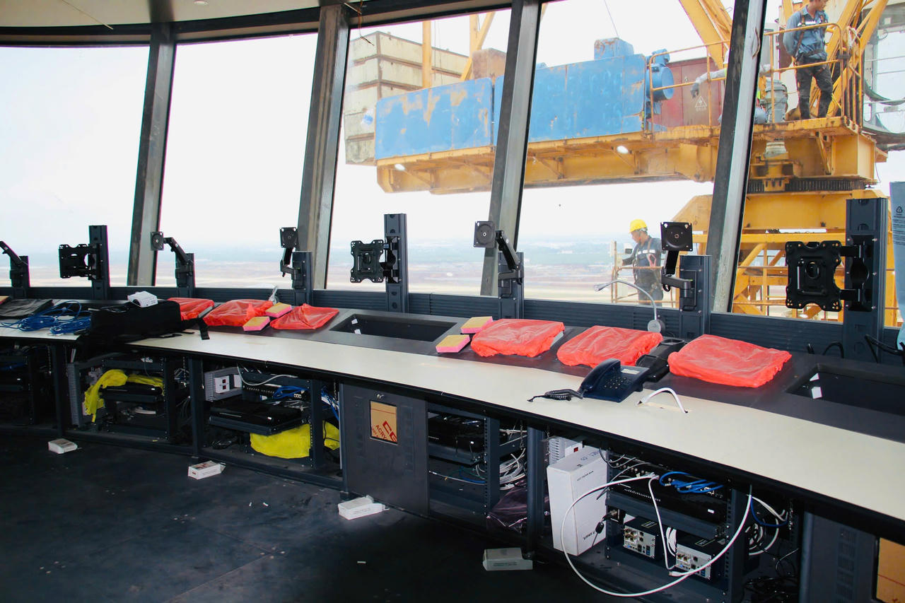 Ghi nhận đầu tháng 12, nhiều thiết bị đã được lắp đặt, sẵn sàng đón chuyến bay đầu tiên vào ngày 19/12.