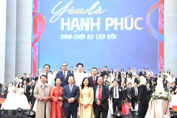 80 cặp đôi tham gia đám cưới tập thể ‘Ngày hội Việt Nam hạnh phúc’