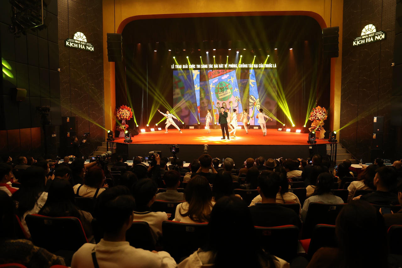 Tưng bừng lễ trao giải cuộc thi sáng tác bài hát về phòng, chống tác hại của thuốc lá