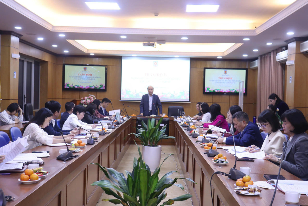 Cần bổ sung thực hiện trợ giúp pháp lý trong lĩnh vực kinh doanh, thương mại