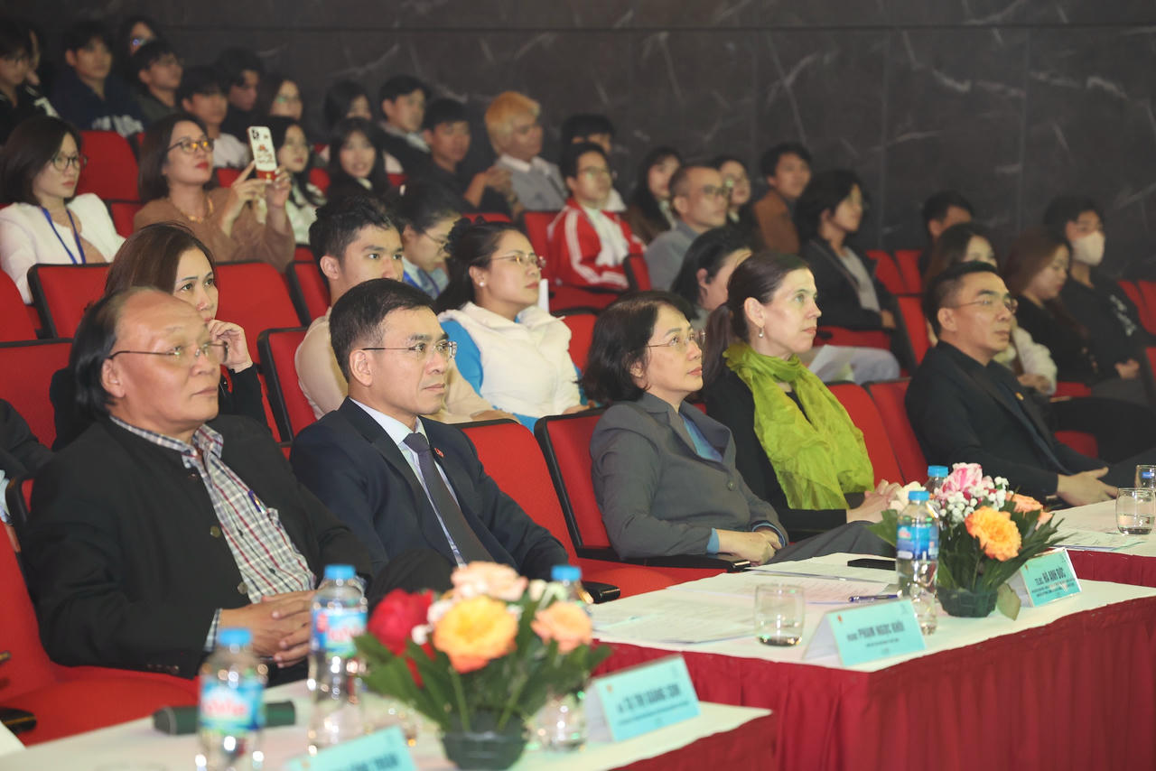 Tưng bừng lễ trao giải cuộc thi sáng tác bài hát về phòng, chống tác hại của thuốc lá