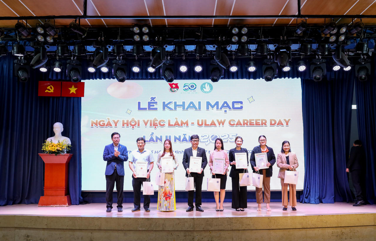 Đại diện BTC gửi thư cảm ơn đến các đơn vị tài trợ, đồng hành