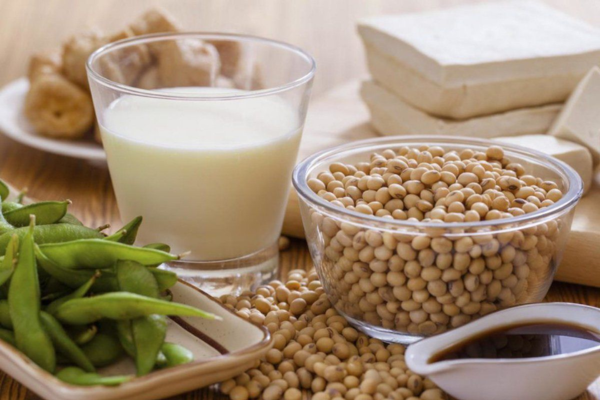 Sử dụng đậu nành là giải pháp tăng cường sinh lý quen thuộc với chị em phụ nữ