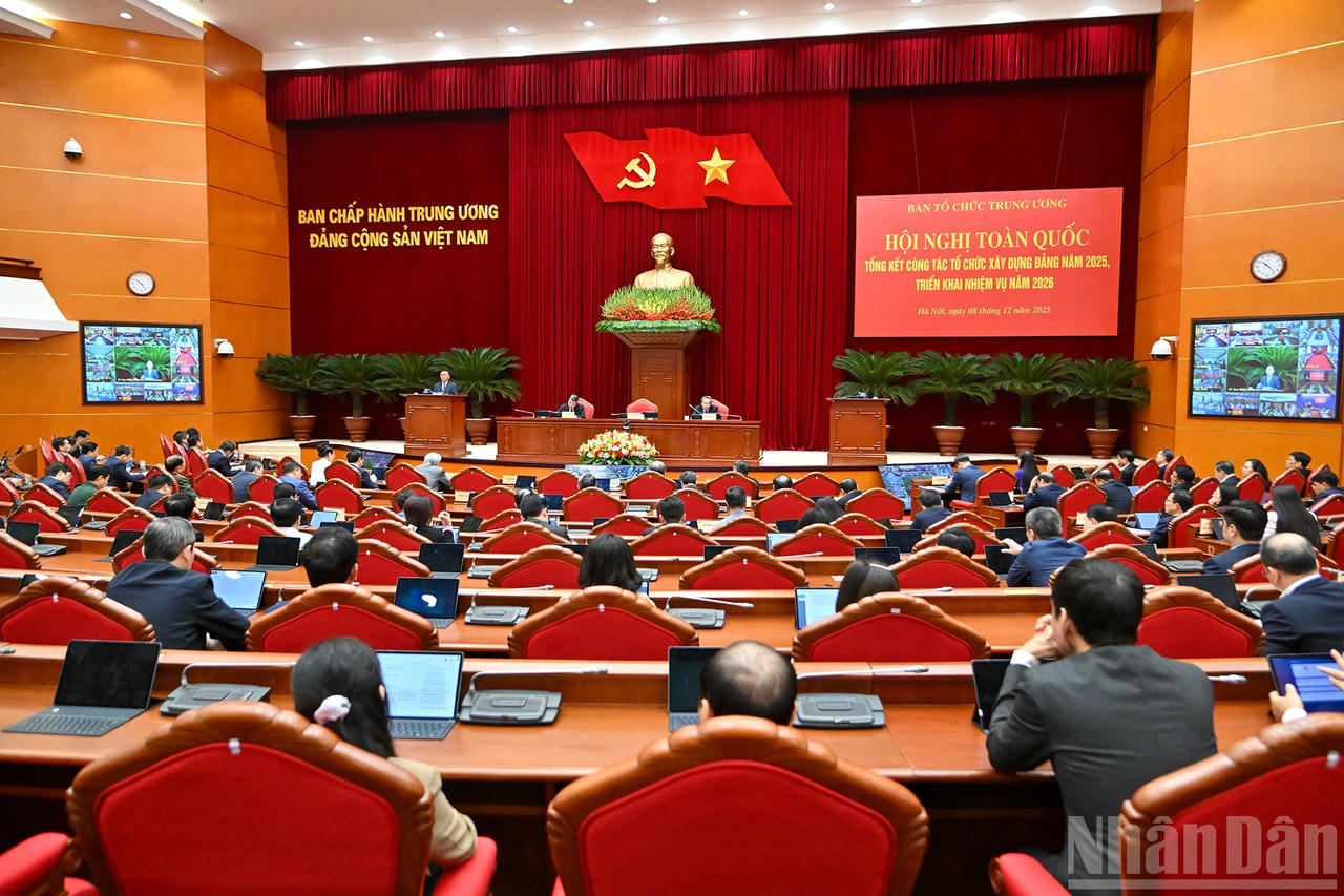 Thực hiện tốt chủ trương khuyến khích, bảo vệ cán bộ dám nghĩ, dám làm