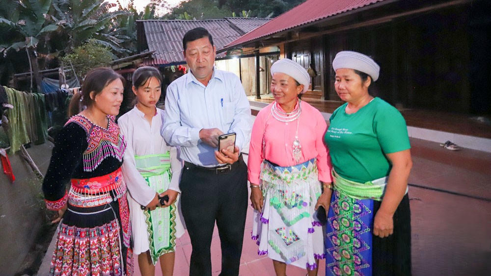 Xã Thanh Mai chú trọng&nbsp;giảm nghèo về thông tin