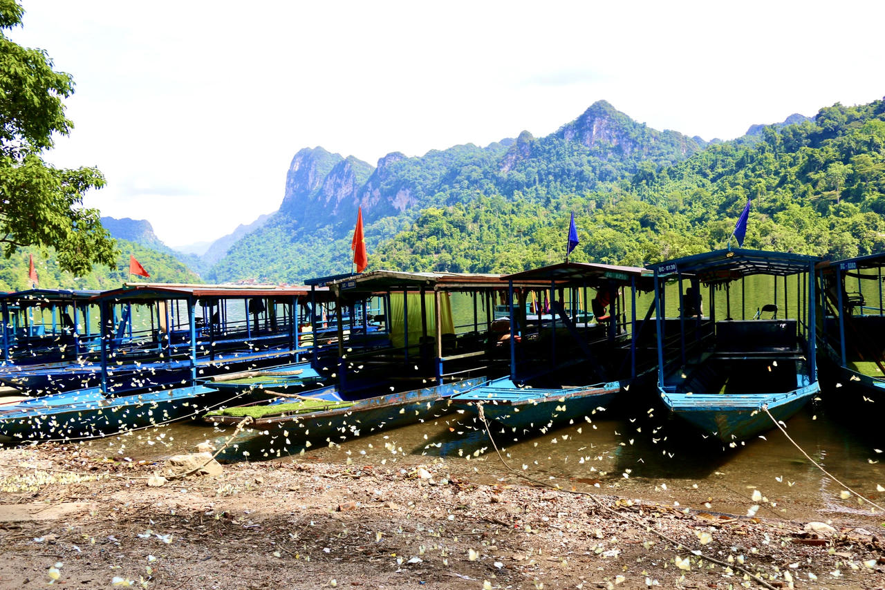 Cảnh sắc đẹp mê lòng du khách tại Hồ Ba Bể. (Ảnh: Lê Hanh)