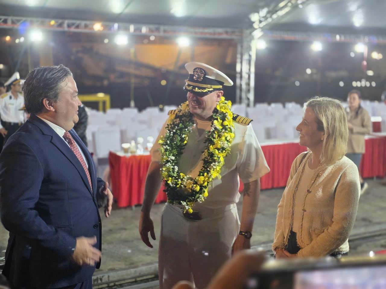 Cảng Đà Nẵng đón siêu hạm USS Tripoli của Hải quân Mỹ 