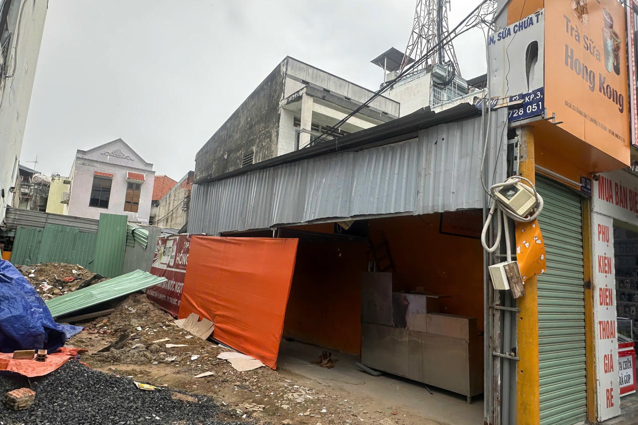 Sự việc “bị cản trở sử dụng đất” tại phường Hiệp Bình (TP HCM):  Chủ cũ thửa đất cũng từng bị hàng xóm lấn chiếm
