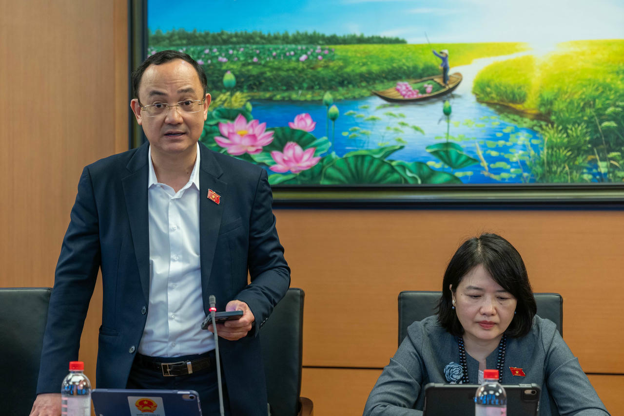 Đại biểu Nguyễn Ngọc Sơn phát biểu thảo luận.