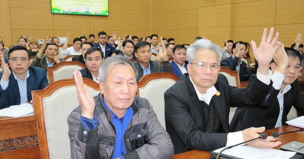 Các đại biểu biểu quyết nhất trí thông qua số lượng đại biểu Quốc hội khóa XVI.