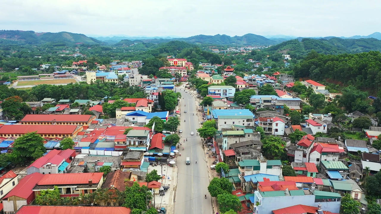 Xã Phú Lương phấn đấu đến năm 2030 cứng hóa trên 95% đường liên xóm, nâng cấp tuyến kết nối vùng sản xuất với thị trường
