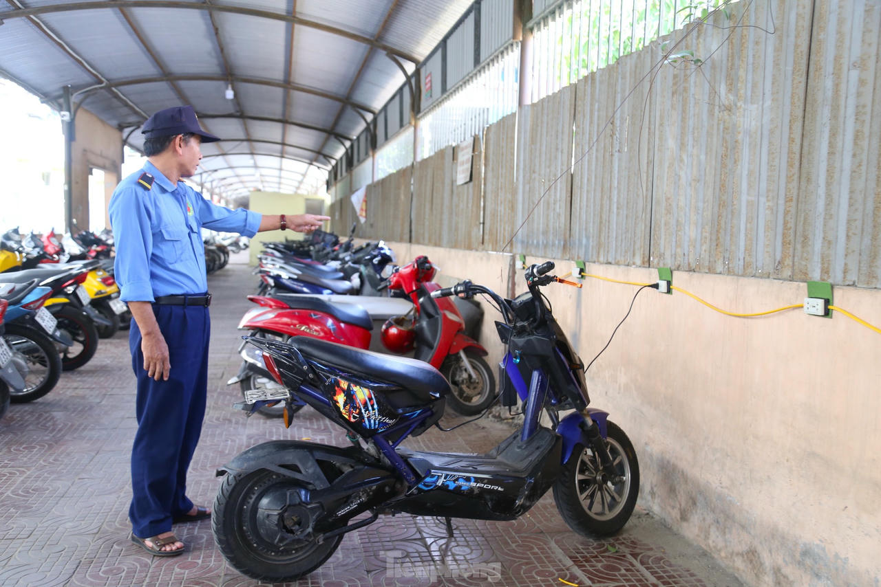 Bán lẻ điện cho trạm sạc xe điện: Phải lắp công tơ riêng, áp giá theo mục đích sử dụng