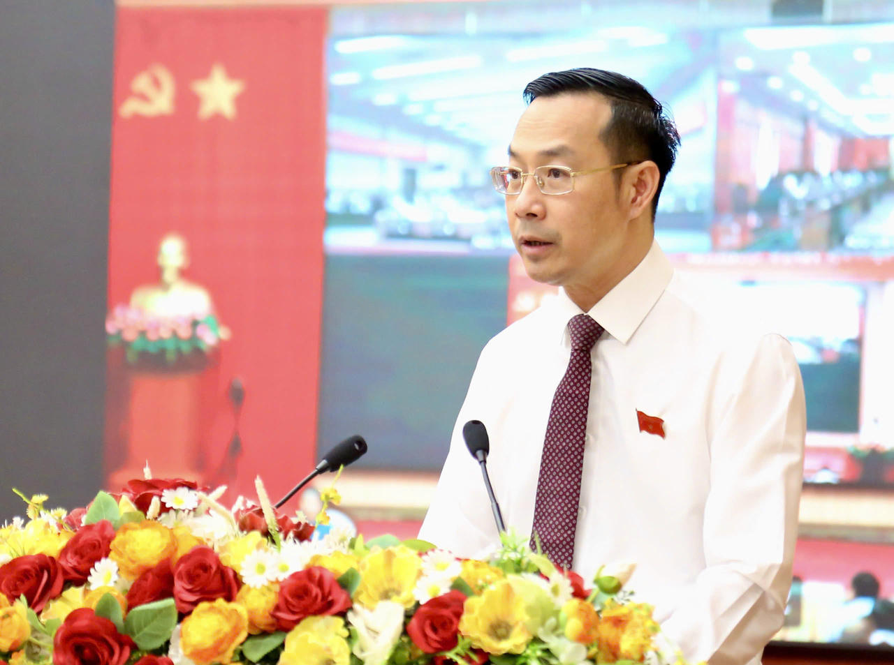 Phó Bí thư Thường trực Tỉnh ủy, Chủ tịch HĐND tỉnh An Giang Nguyễn Thanh Nhàn phát biểu tại kỳ họp (Ảnh: Khánh Thuỳ). 