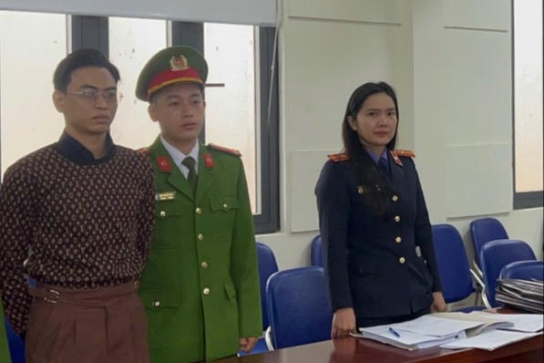  Bắt tạm giam "tổng tài" chỉ đạo đánh người ở quán cà phê Hà Nội