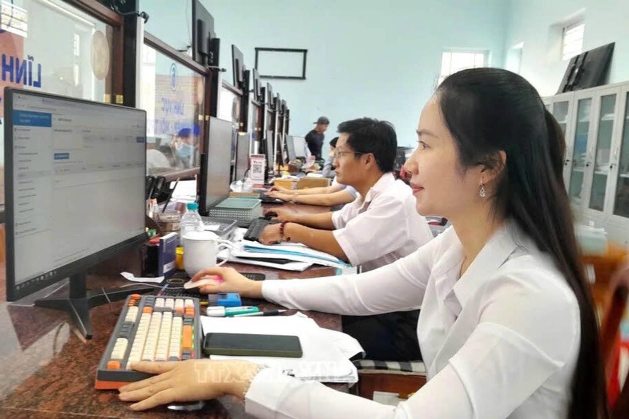 Quy chế làm việc mẫu của Ủy ban nhân dân xã, phường, đặc khu