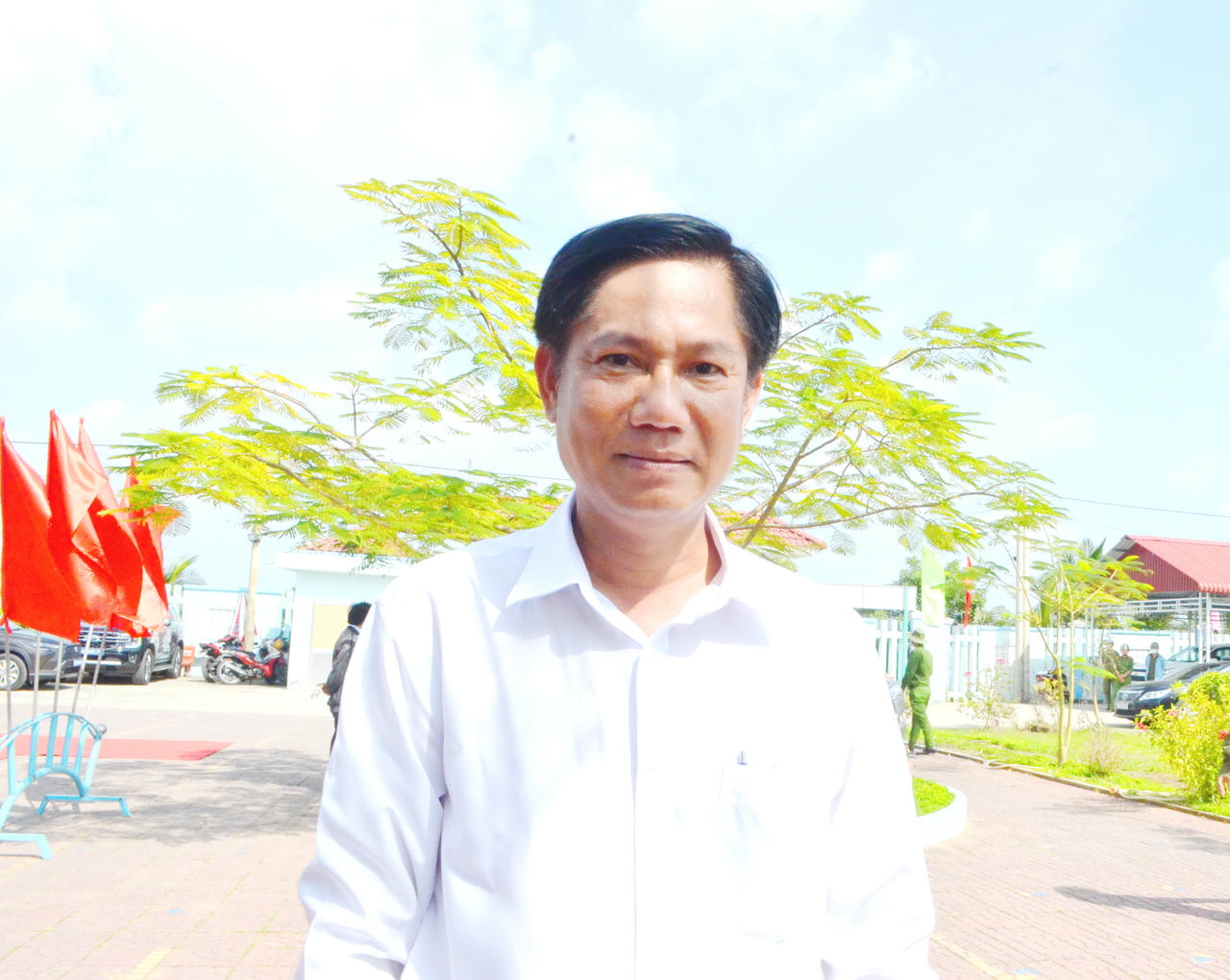 Ông Đỗ Văn Sử – Chủ tịch UBND xã Sông Đốc, trao đổi với phóng viên.