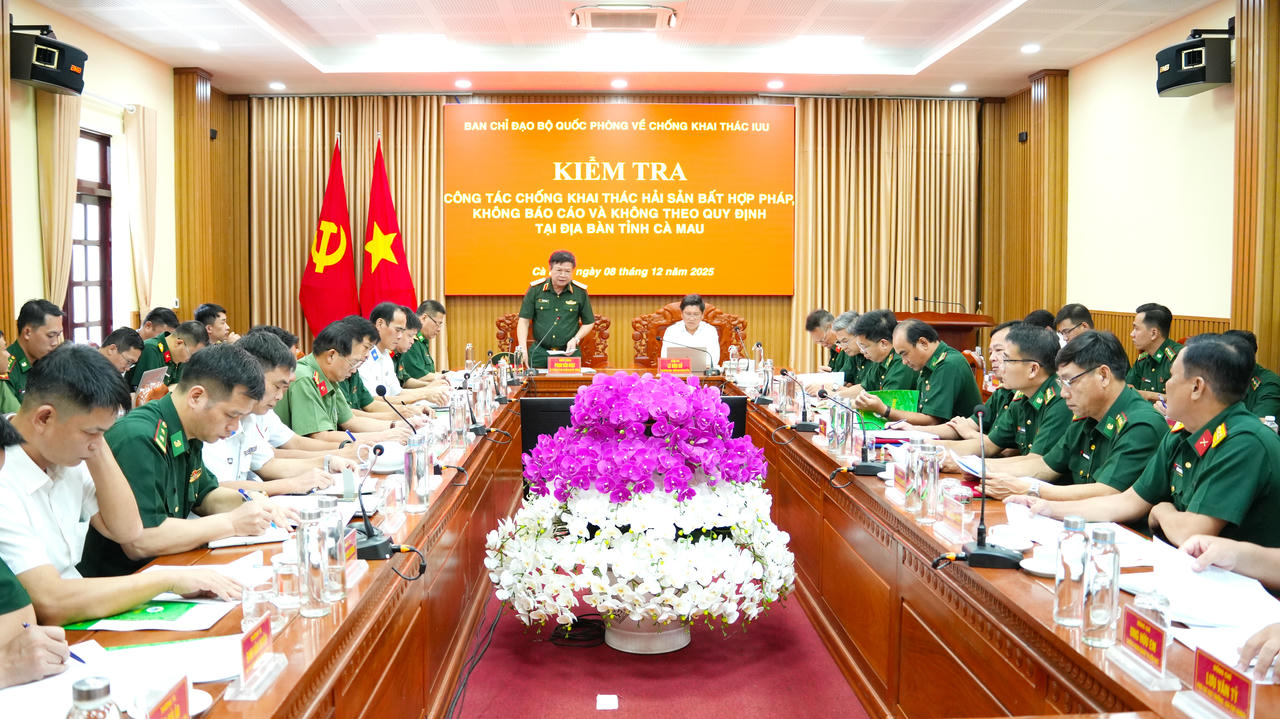 Đoàn công tác Bộ Quốc phòng kiểm tra IUU tại Ban Chỉ huy BĐBP tỉnh Cà Mau.