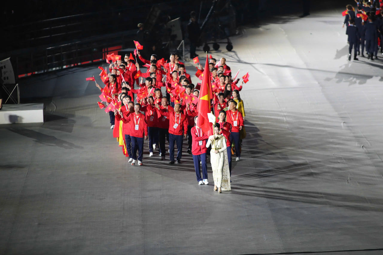 Đại diện Đoàn thể thao Việt Nam tham gia diễu hành tại Lễ khai mạc SEA Games 33.