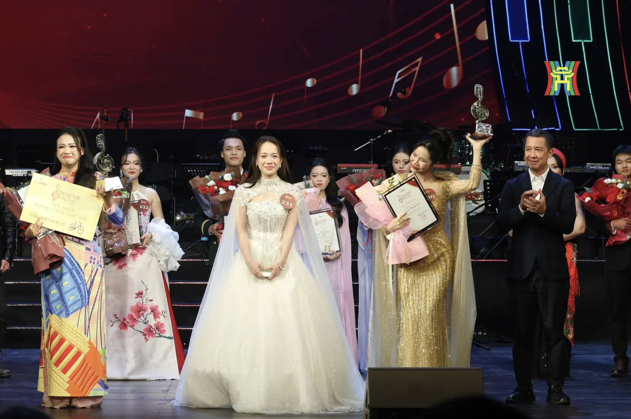 Giải Nhất Tiếng hát Hà Nội 2025 thuộc về Nguyễn Phương Anh và Nguyễn Thụy Hải Anh (Ảnh: BTC)
