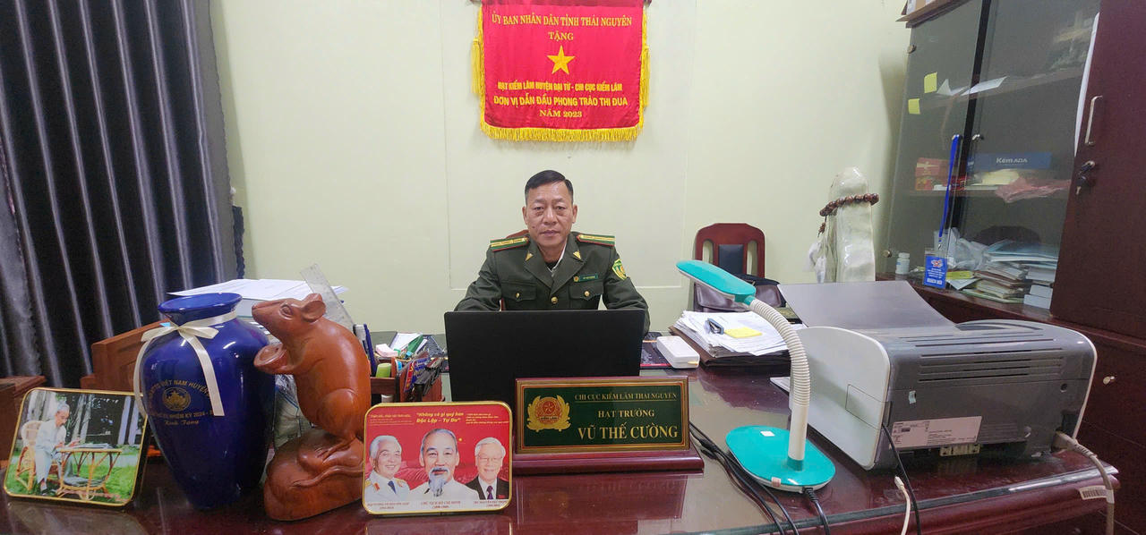 Ông Vũ Thế Cường, Hạt trưởng Hạt Kiểm lâm số 12: "giữ rừng là trách nhiệm thiêng liêng và cao cả của mỗi cán bộ Kiểm lâm".