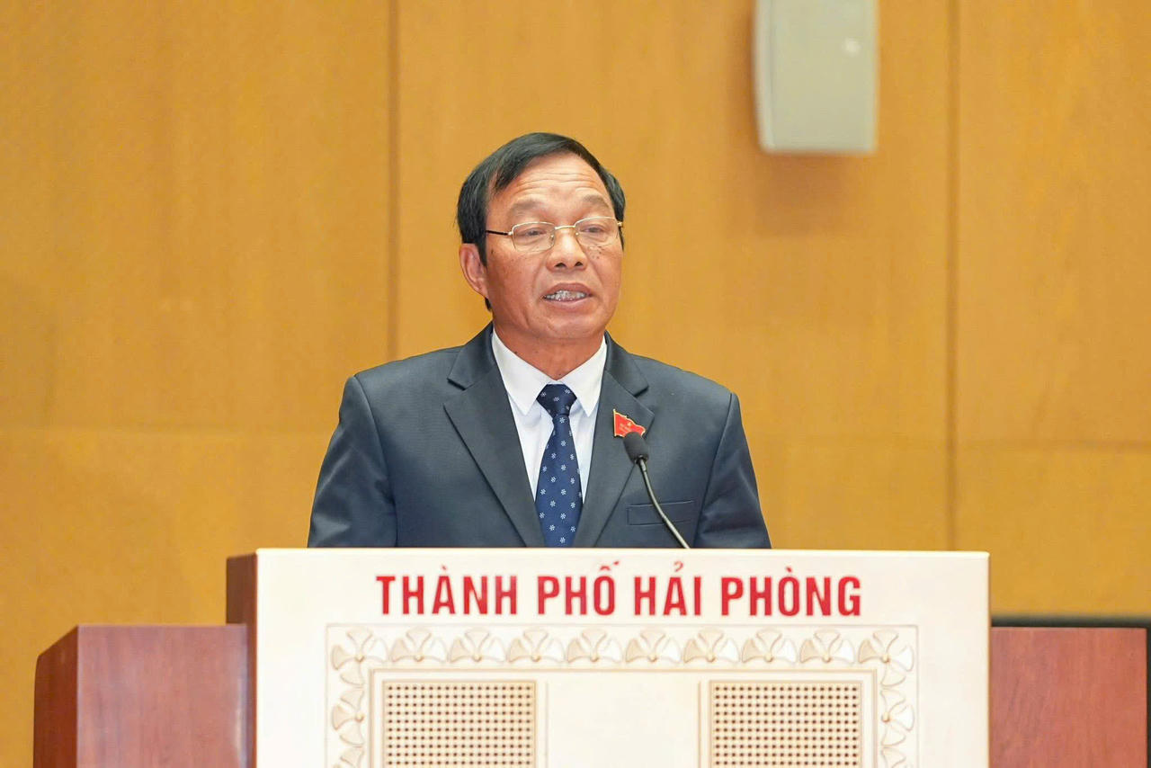 Phó Bí thư Thành ủy, Chủ tịch HĐND thành phố Lê Văn Hiệu phát biểu bế mạc Kỳ họp.