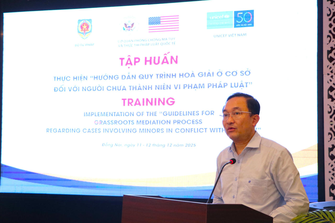 ông Phan Hồng Nguyên – Phó Cục trưởng Cục PBGDPL và TGPL, Bộ Tư pháp phát biểu khai mạc.