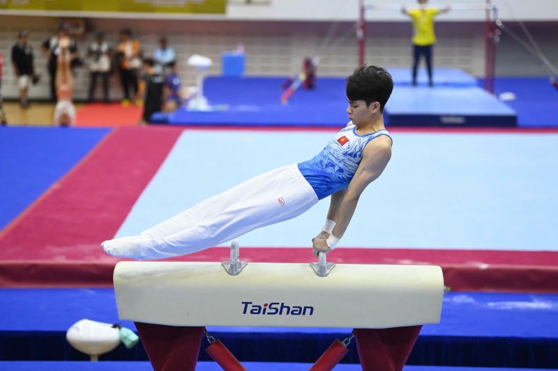 VĐV Đặng Ngọc Xuân Thiện “mở hàng” HCV cho Đội tuyển Thể dục dụng cụ tại SEA Games 33. (Ảnh: Minh Dân)