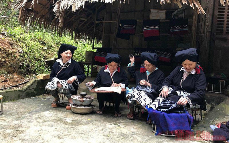 Quyền thay đổi lại dân tộc theo mẹ