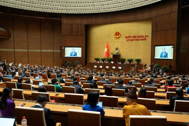 Quang cảnh phiên họp.