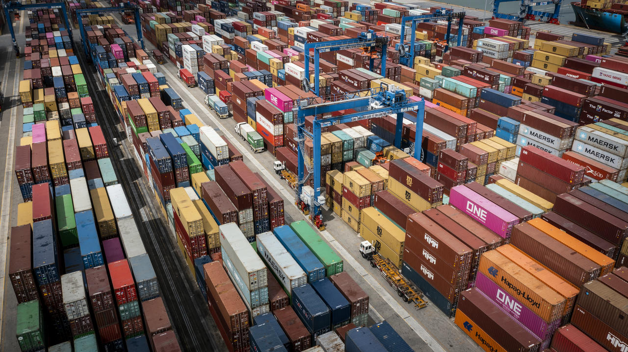 Ngành logistics Việt Nam vẫn đang đối mặt với nhiều điểm nghẽn lớn.