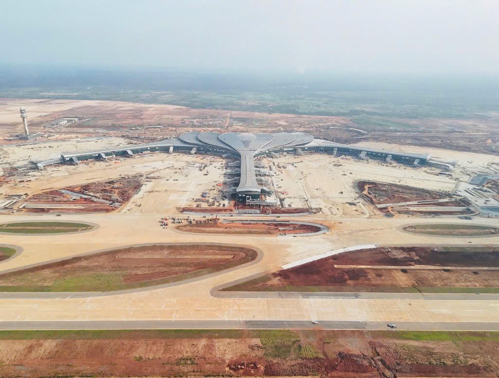 Nhà ga và đường cất hạ cánh đều đã sẵn sàng cho chuyến bay kỹ thuật.