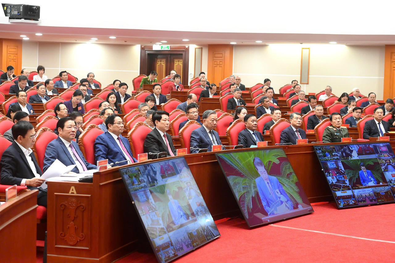 Các đồng chí lãnh đạo Đảng, Nhà nước tham dự Hội nghị. Ảnh: VGP