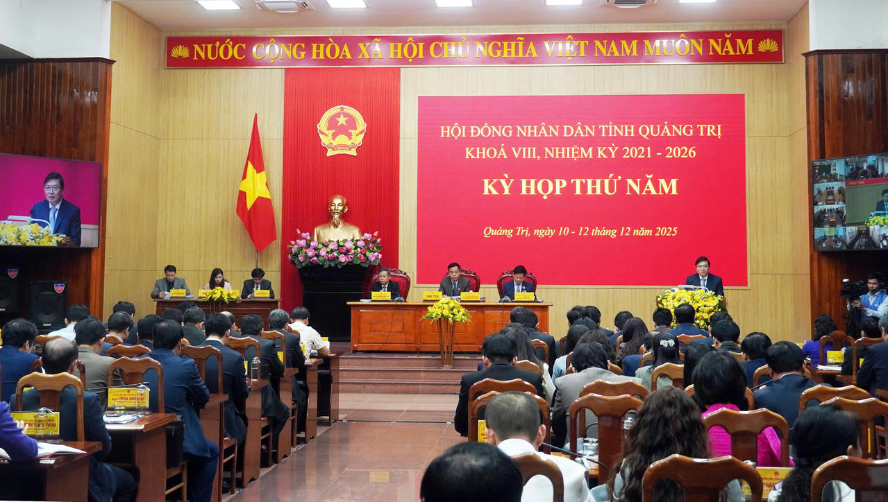 Quang cảnh kỳ họp.