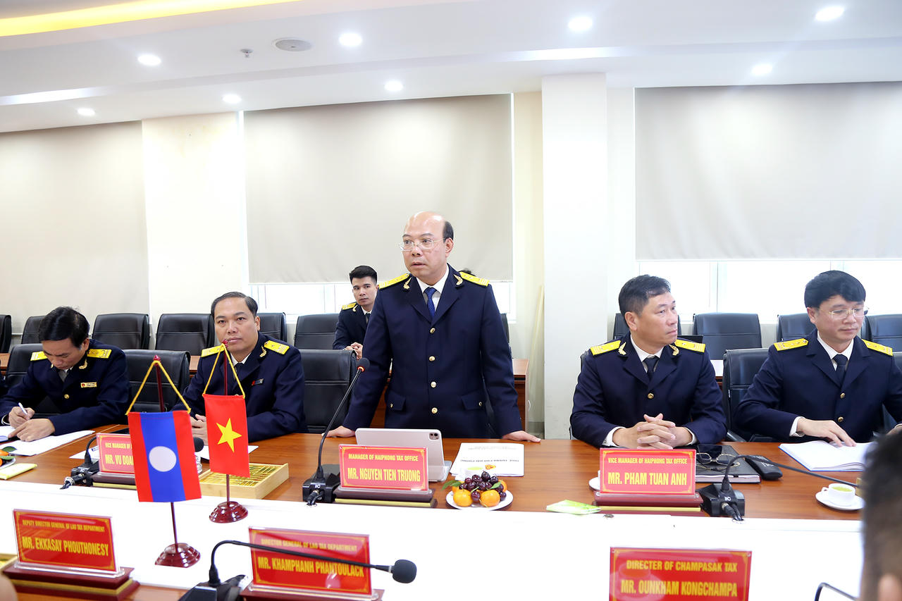 Trưởng Thuế thành phố Nguyễn Tiến Trường phát biểu tại buổi làm việc.
. 