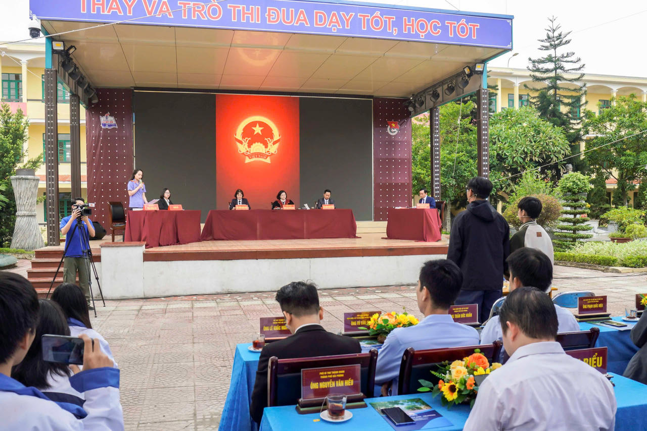 Phiên toà giả định tại trường THPT Lê Quý Đôn