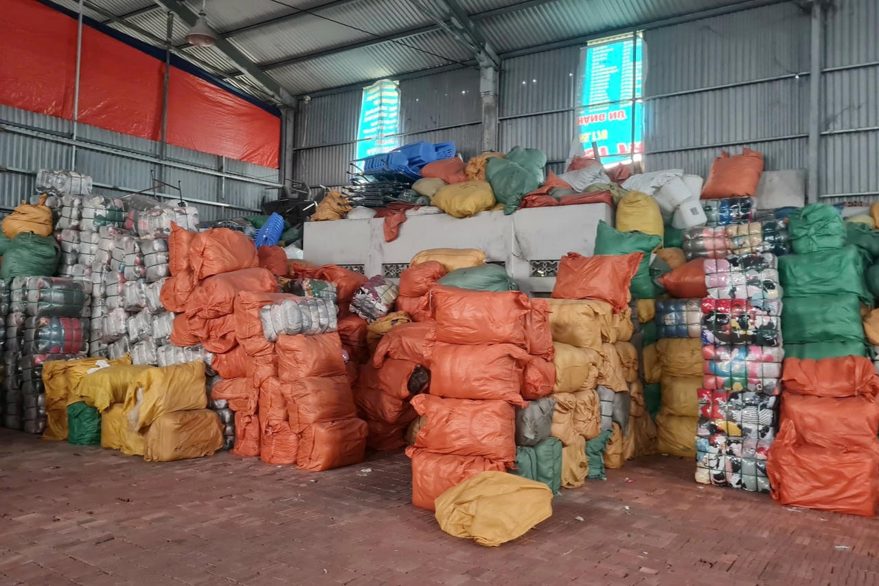 Phát hiện hơn 94 tấn quần áo đã qua sử dụng không rõ nguồn gốc tại Hải Phòng