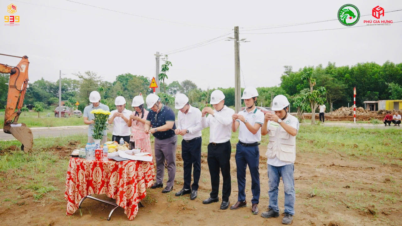 Lễ khởi công xây dựng nhà ở tại Khu dân cư Làng Xanh.