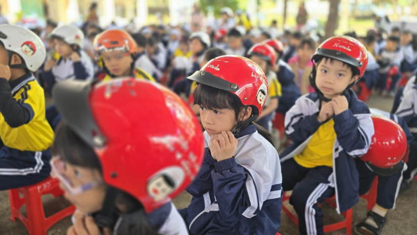 Honda Việt Nam phát động Chương trình Trao tặng mũ bảo hiểm cho học sinh lớp 1 khu vực Tây Nguyên năm học 2025 – 2026