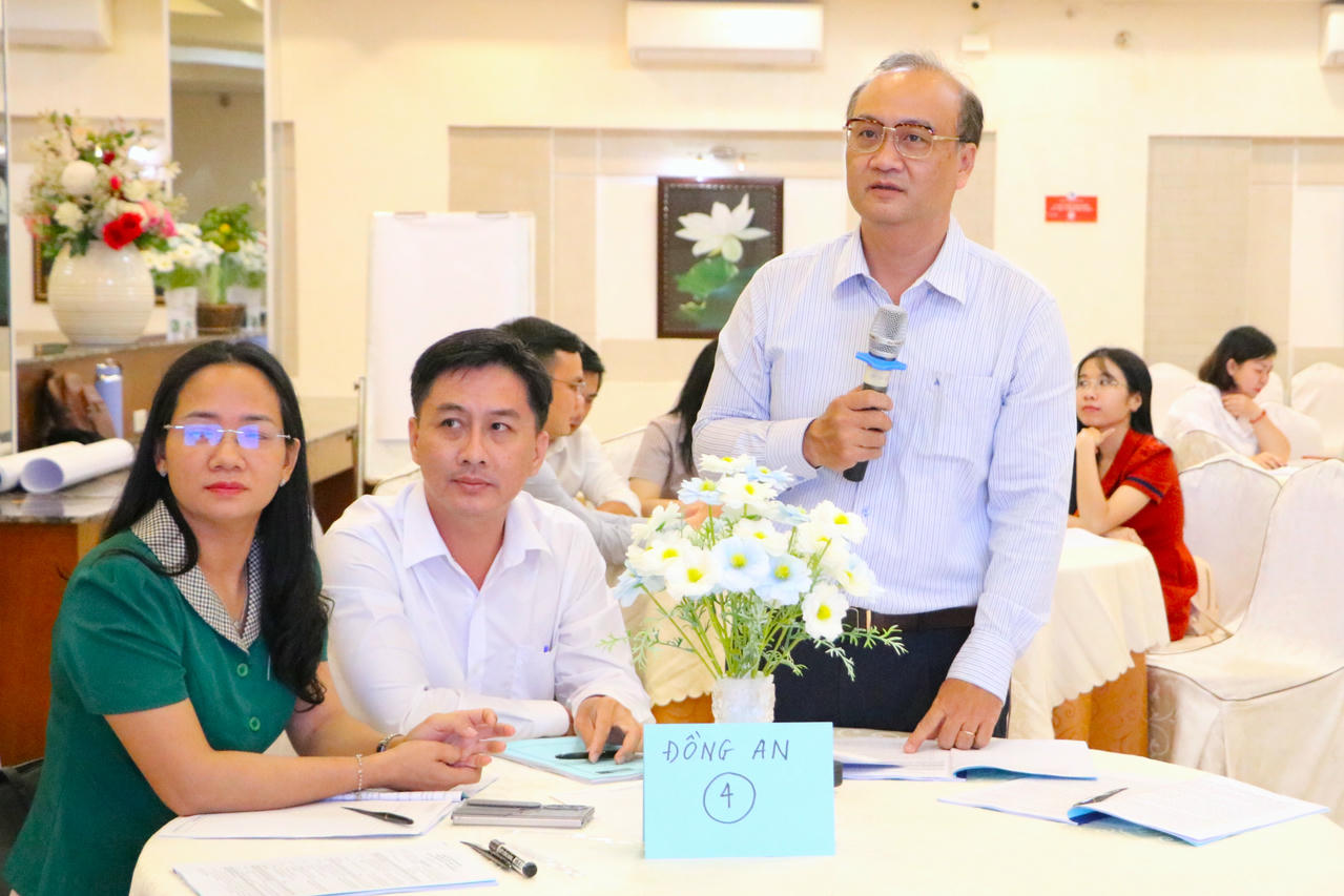 Buổi tập huấn được thiết kế, kết hợp giữa thuyết giảng, thảo luận, nghiên cứu tình huống và hoạt động đóng vai.