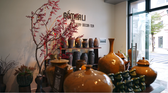 Cửa hàng Gốm sứ Hali của chị Vy Thúy Hằng tại Vinhomes Golden Avenue  