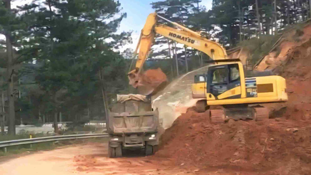 Đèo D’ran thông xe sau hơn 1 tháng sạt lở