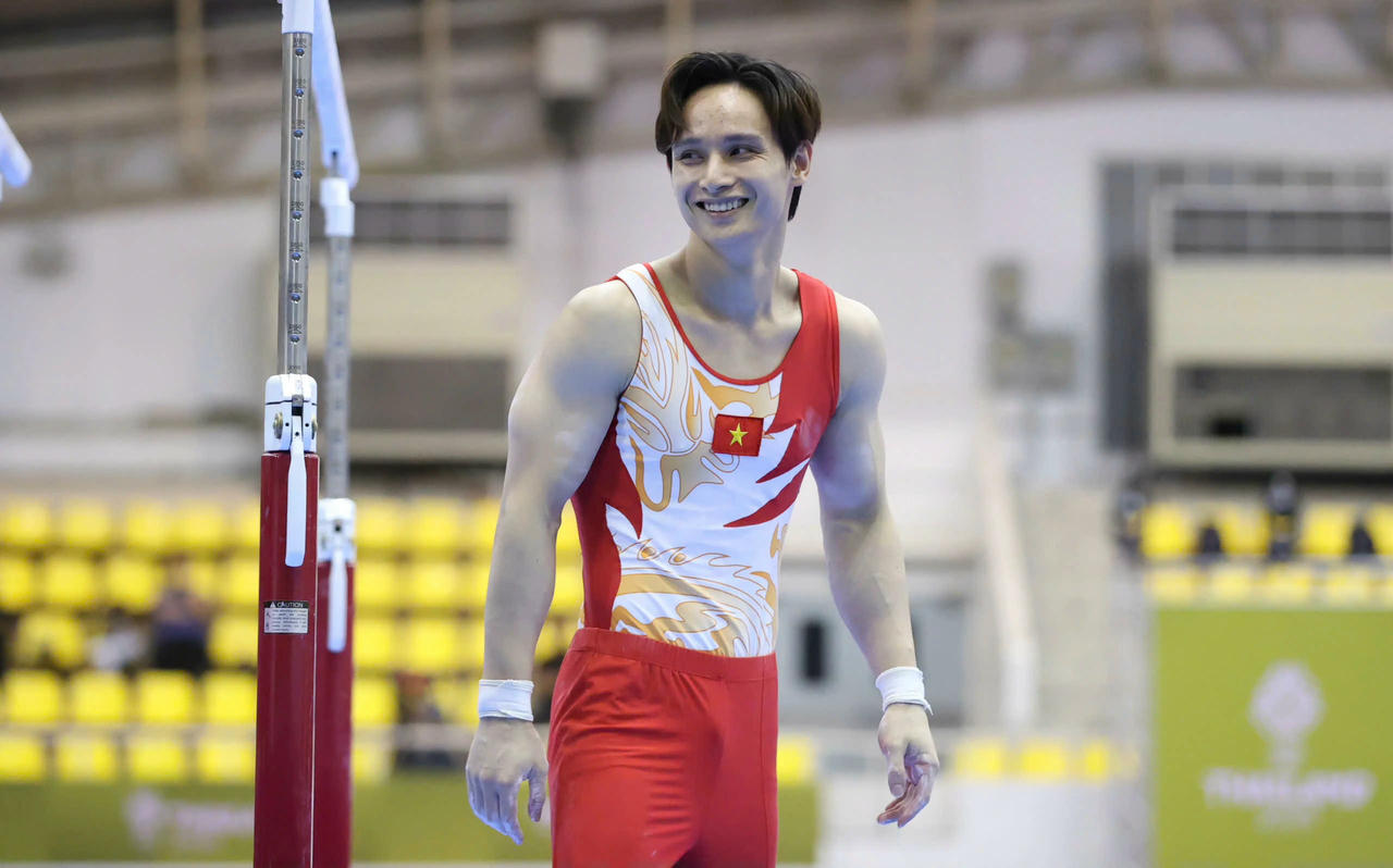 VĐV Đinh Công Thành giành HCV nội dung xà kép với số điểm vượt trội 12.900. (Ảnh: Quốc Việt)