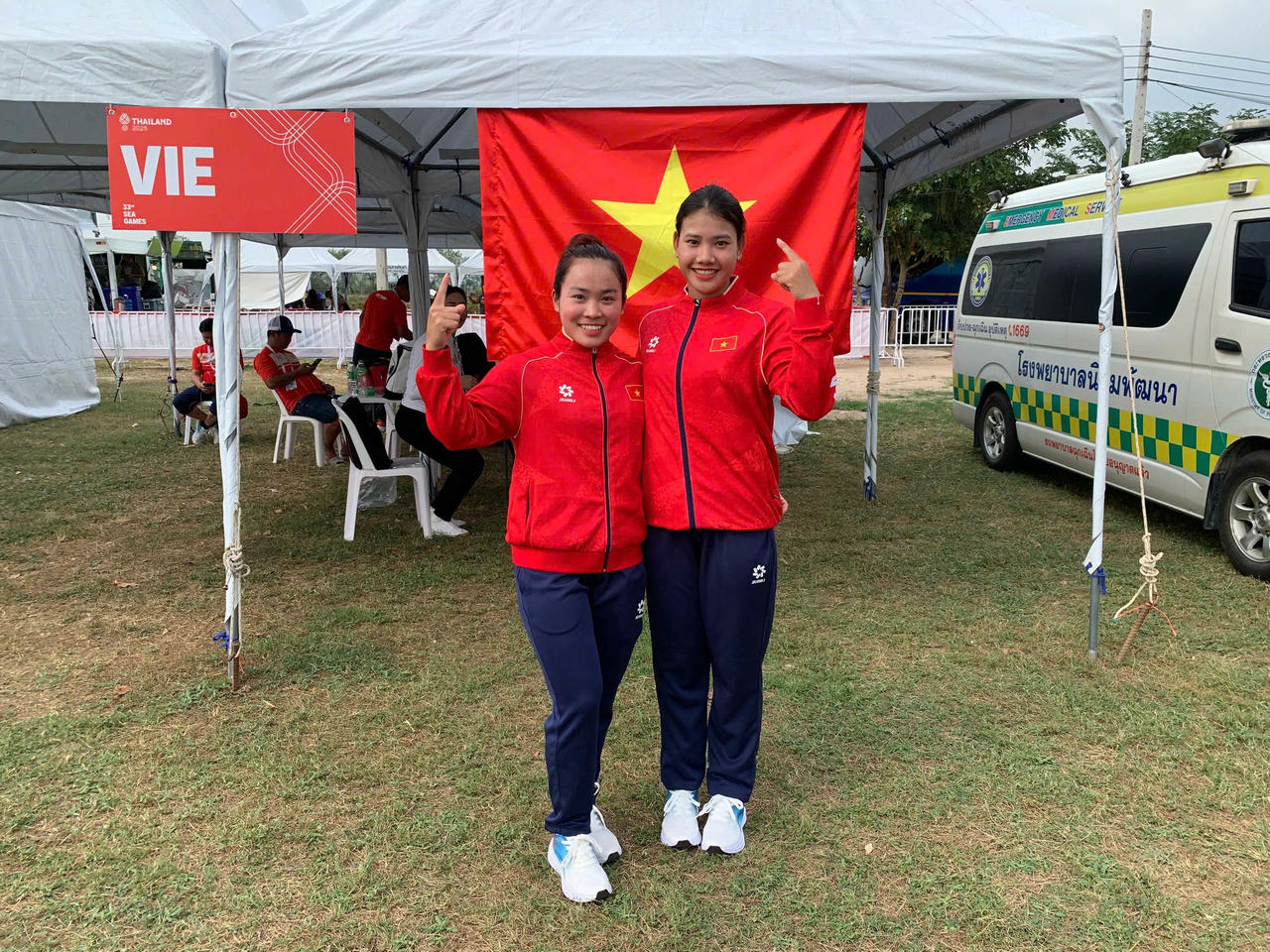 Cặp đôi Nguyễn Thị Hương và Ma Thị Thùy giành HCV ở nội dung Canoe đôi nữ cự ly 200m. 