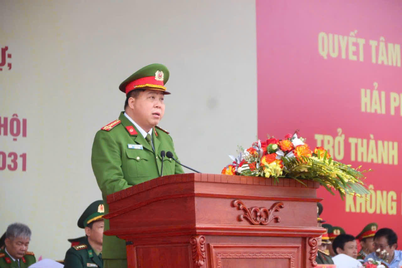 Đại tá Bùi Trung Thành, Phó Giám đốc Công an TP Hải Phòng phát biểu tại Lễ ra quân.