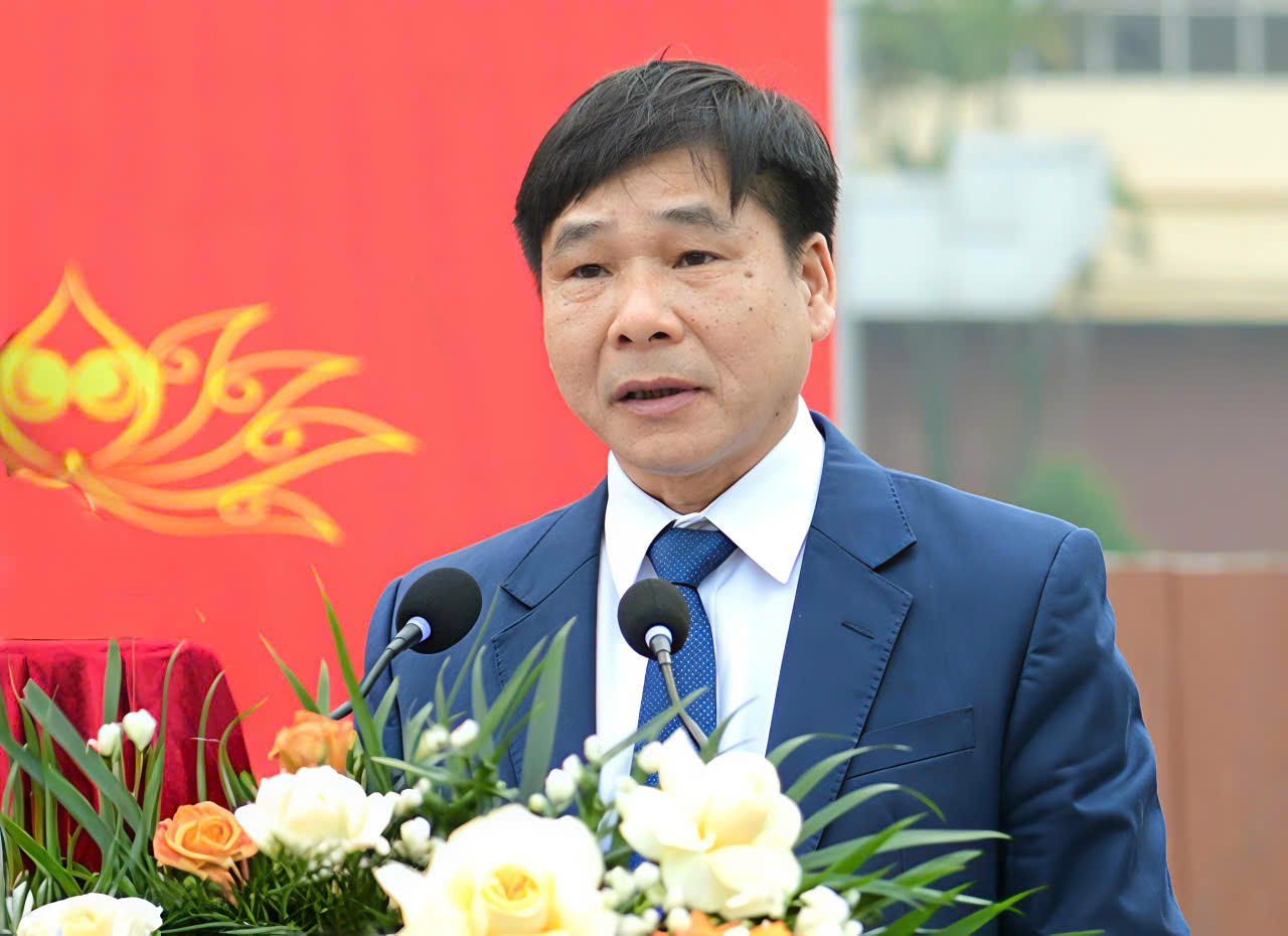 Ông Nguyễn Anh Chức, Ủy viên BTV Tỉnh ủy, Phó Chủ tịch UBND tỉnh Ninh Bình phát biểu.