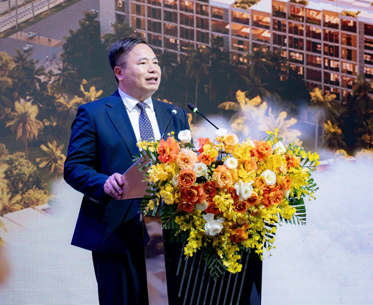 TS Nguyễn Anh Tuấn - Viện trưởng Viện Kinh tế du lịch phát biểu tại hội thảo