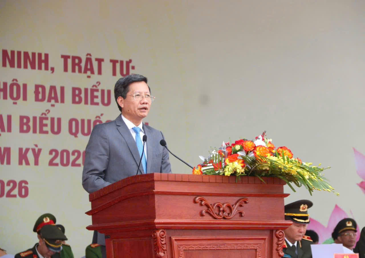 Phó Chủ tịch thường trực UBND TP Hải Phòng Lê Anh Quân phát biểu tại Lễ ra quân.