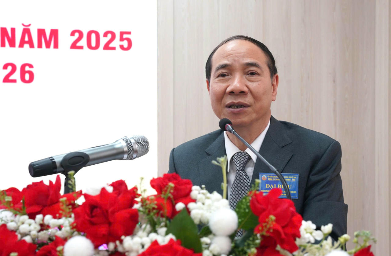 Ông Vũ Thành Lâm - Thành viên HĐTV - Tập đoàn Công nghiệp Than - Khoáng sản Việt Nam phát biểu tại hội nghị.